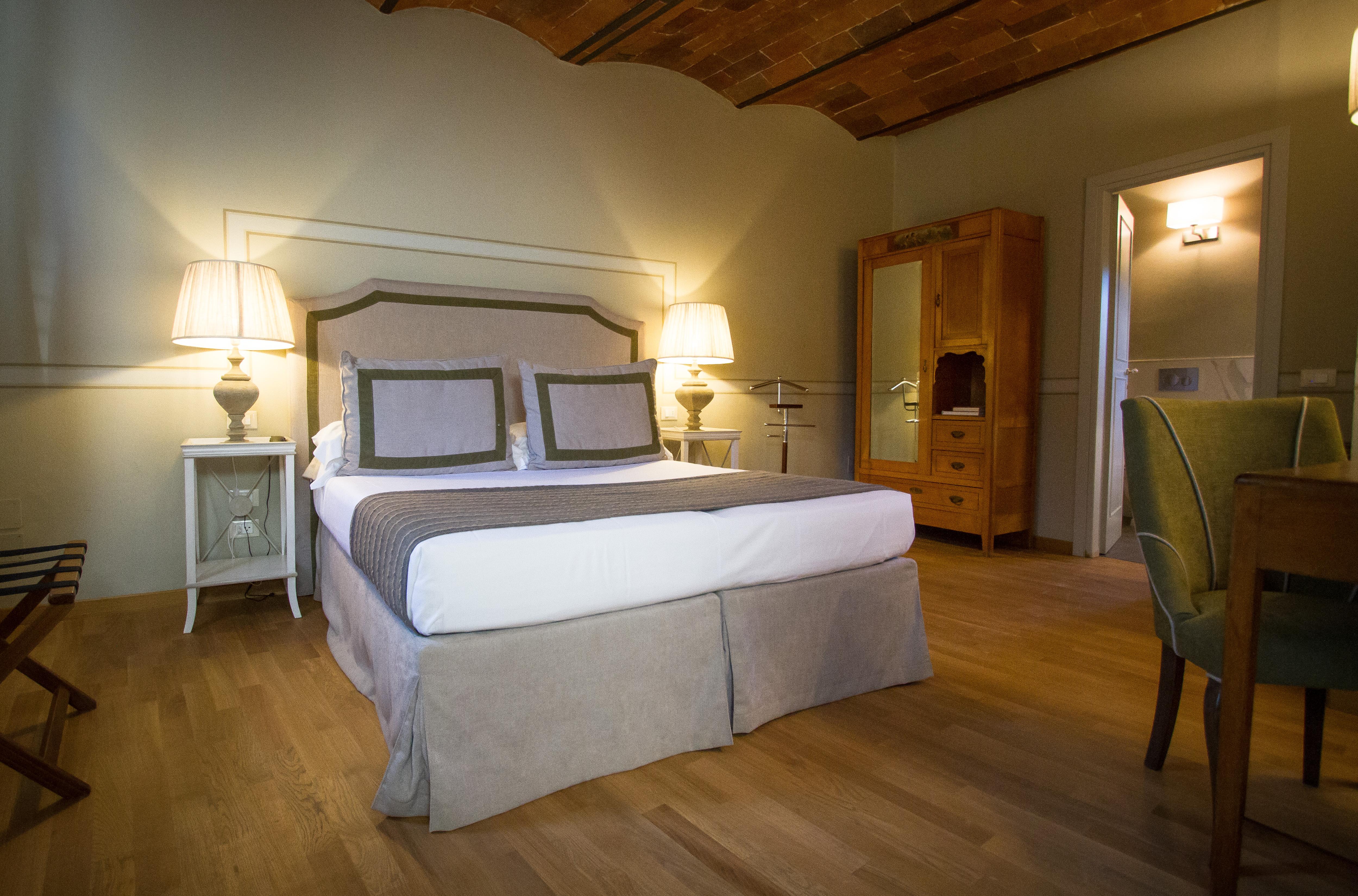 Relais Olmo - Place Of Charme