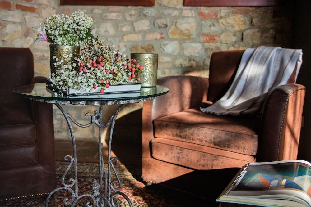 Relais Olmo - Place Of Charme 4*